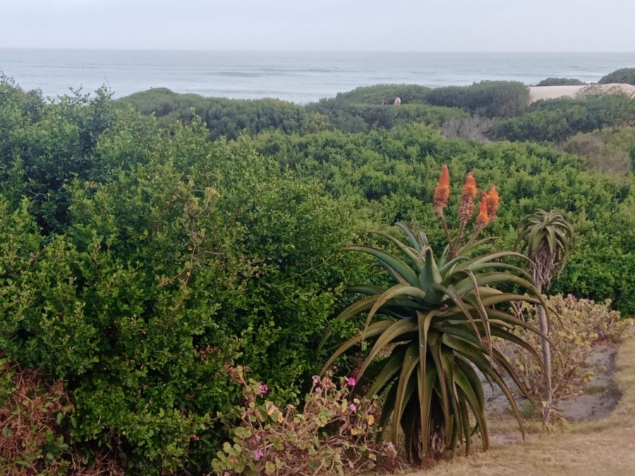 Commercial Property for Sale in Wavecrest Eastern Cape